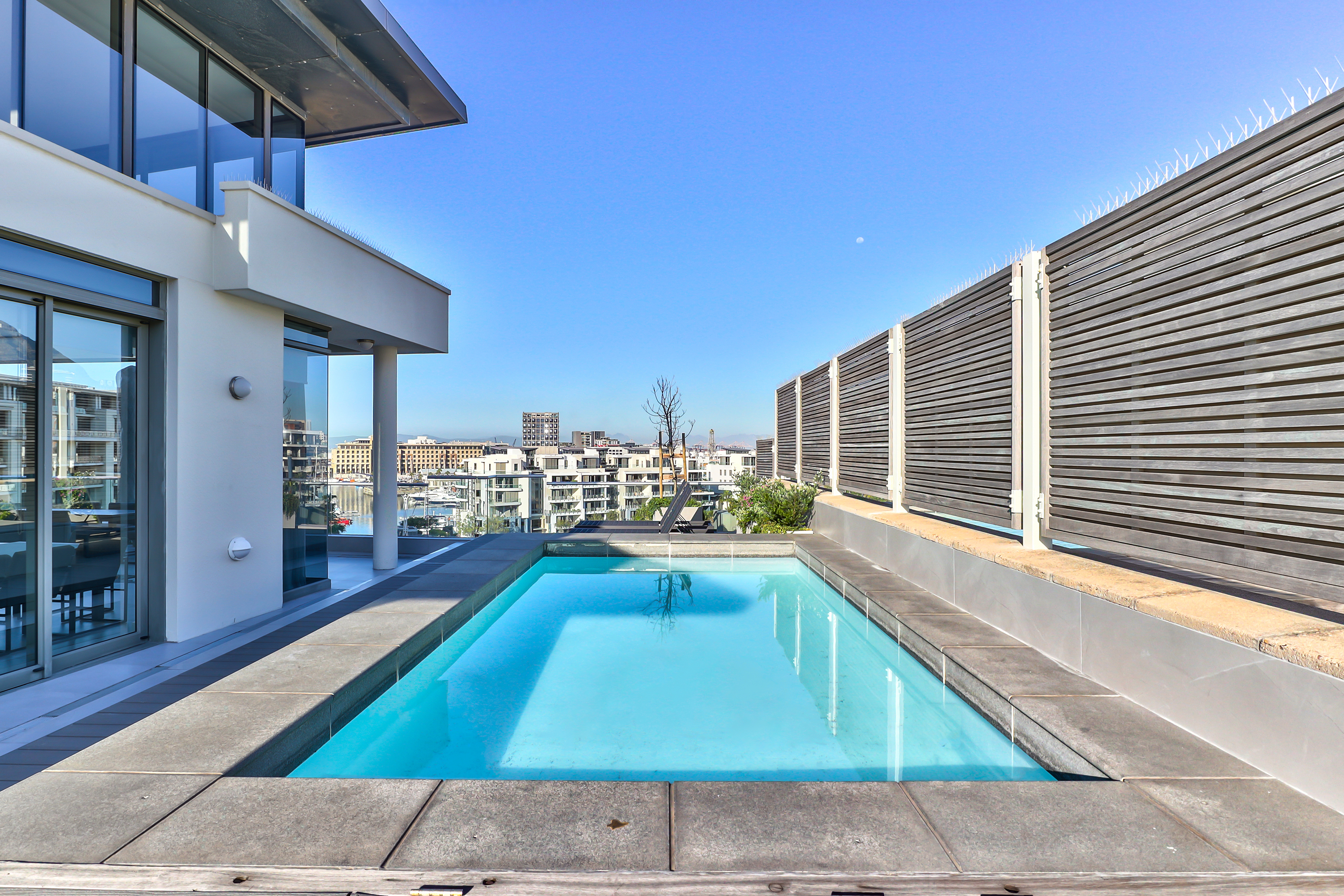 Lawhill 601B private pool