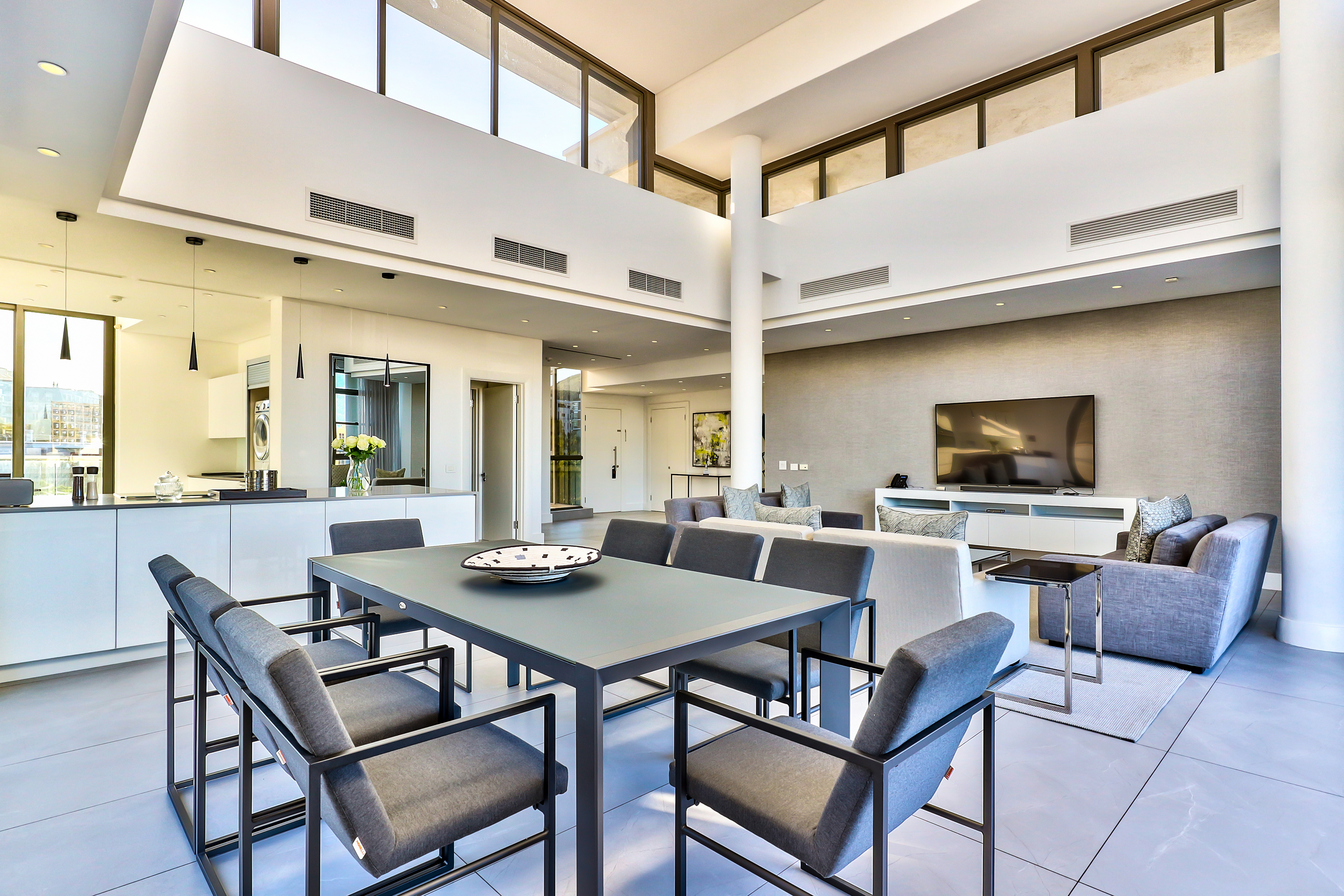 Lawhill 601B open-plan dining and lounge